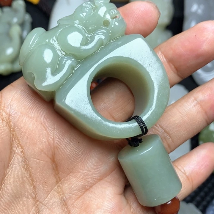 颈饰未镶嵌和田玉