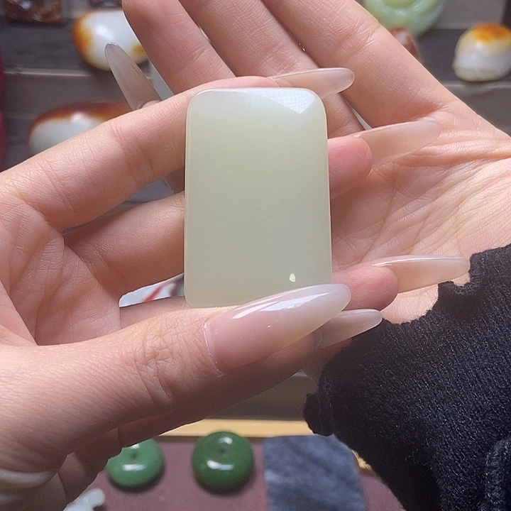 和田玉未镶嵌项链