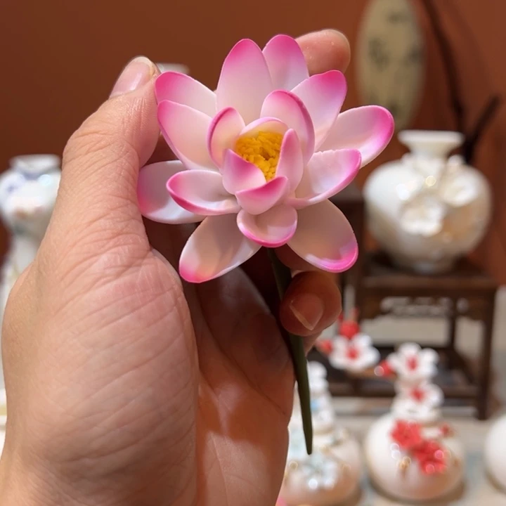 手工精致陶瓷摆件