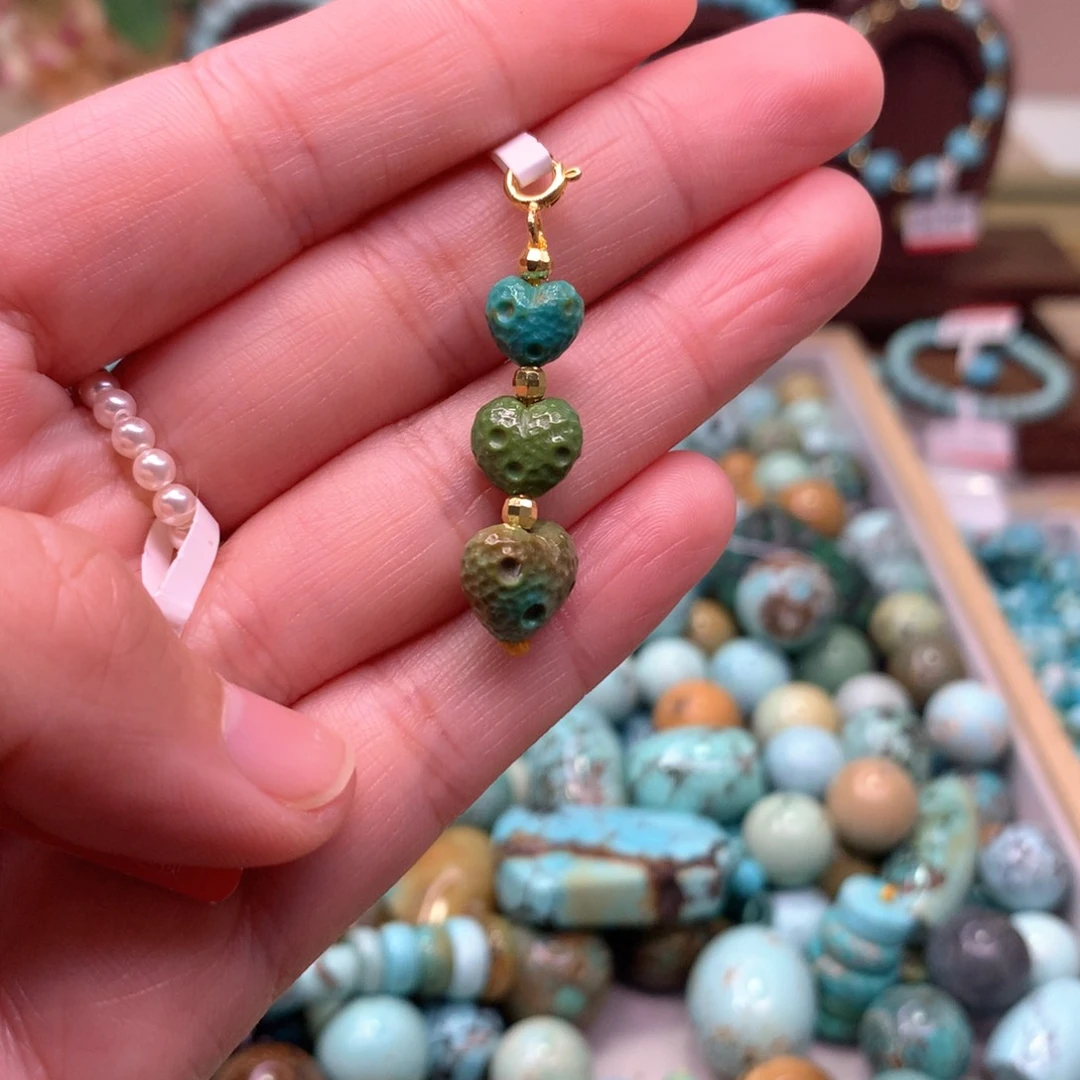 绿松石配饰未镶嵌