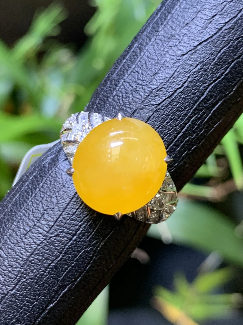 满黄蛋面戒指 天然翡翠A货裸石：12.6*11.5*7mmYSD2.22