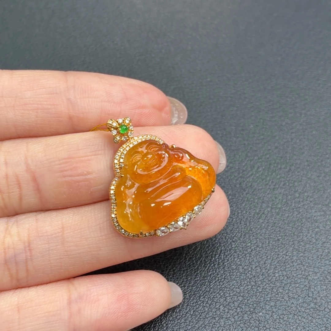 翡翠18K金镶嵌颈饰