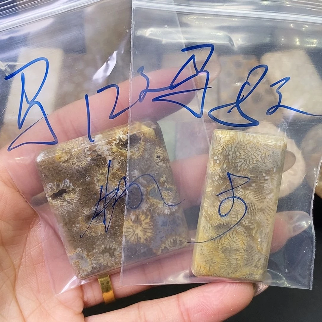 硅化玉颈饰合金马****果