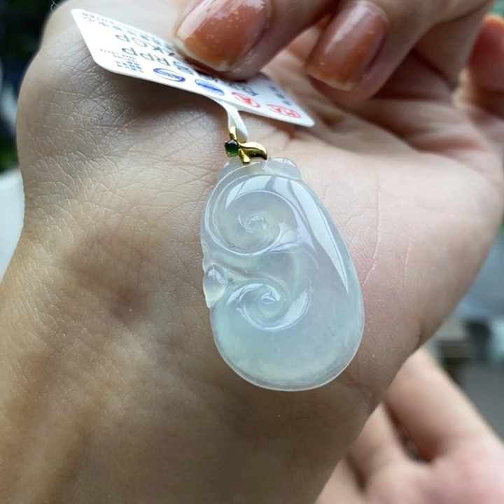 翡翠18K金镶嵌颈饰吊坠22