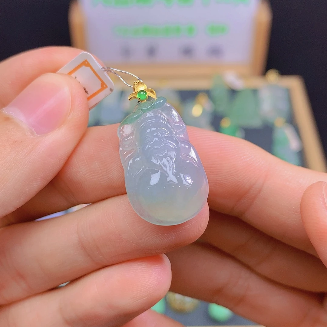 翡翠18K金镶嵌颈饰翡翠