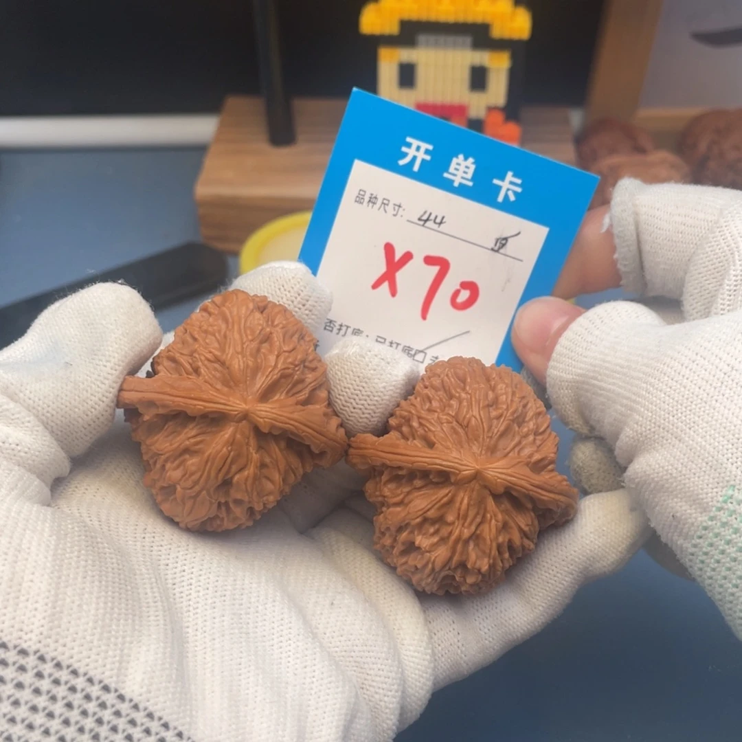 核桃文玩核桃白狮子