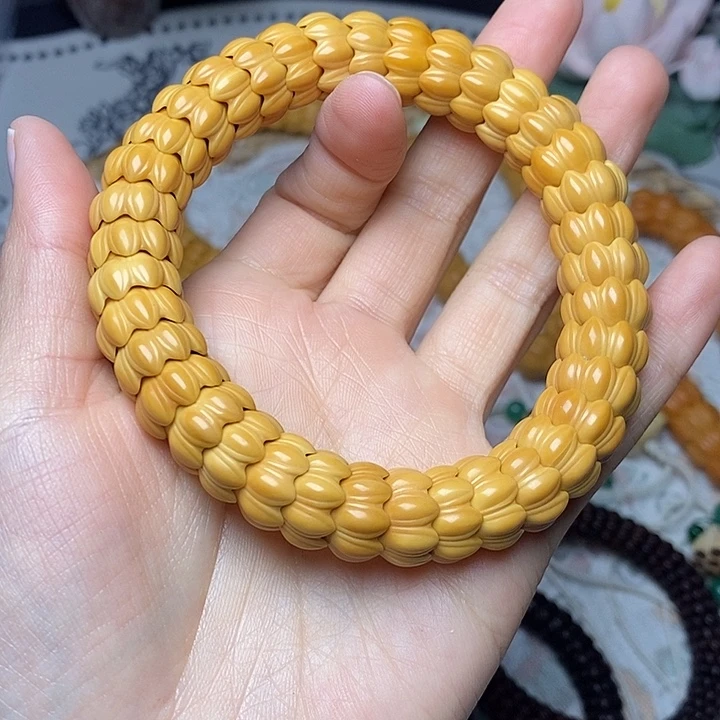 猴头核桃吊坠莲花