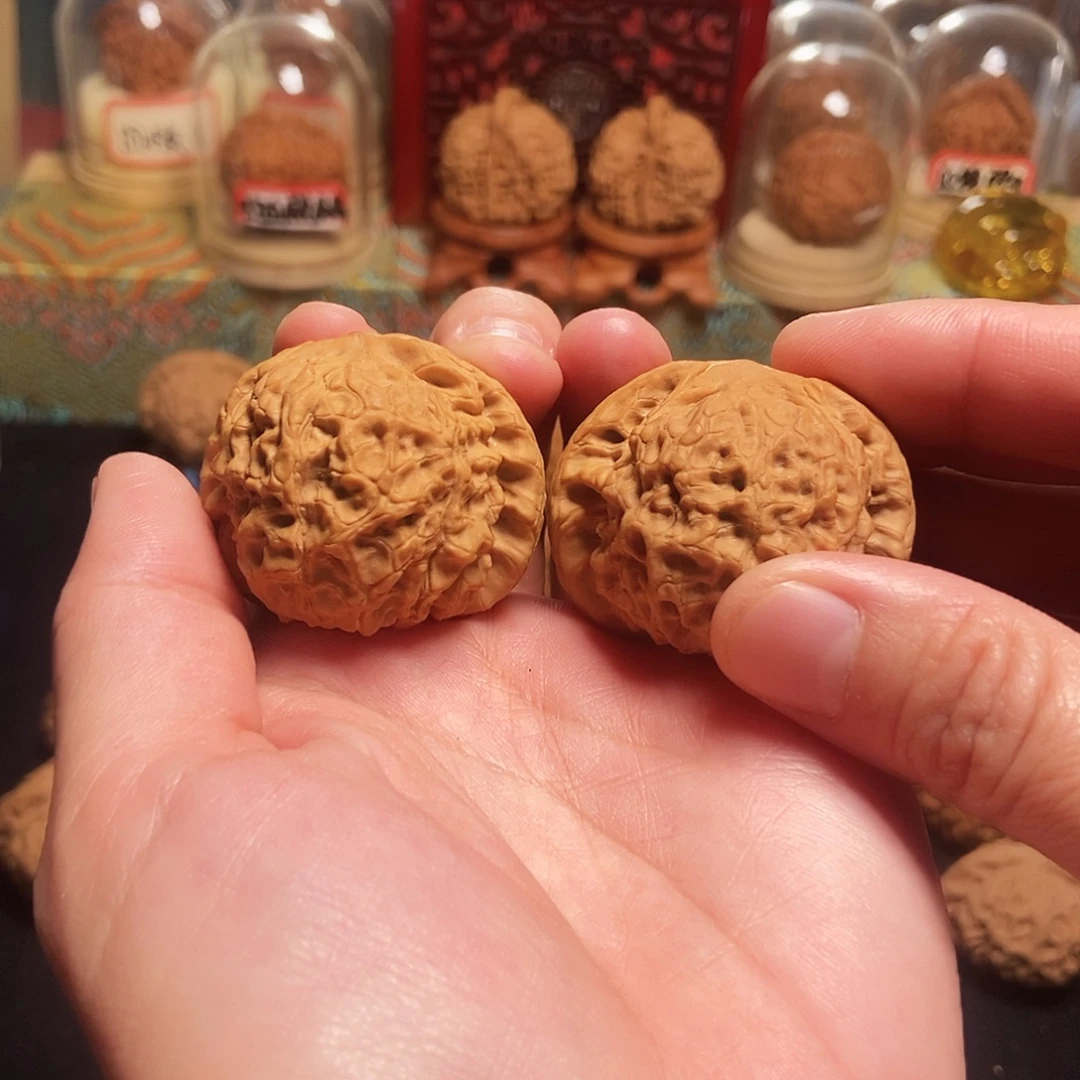 文玩核桃吊坠42全品鱼子纹