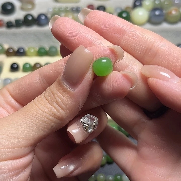 未镶嵌和田玉（碧玉）车挂马**功