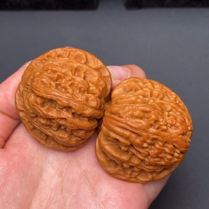 38碧玺（处理）文玩