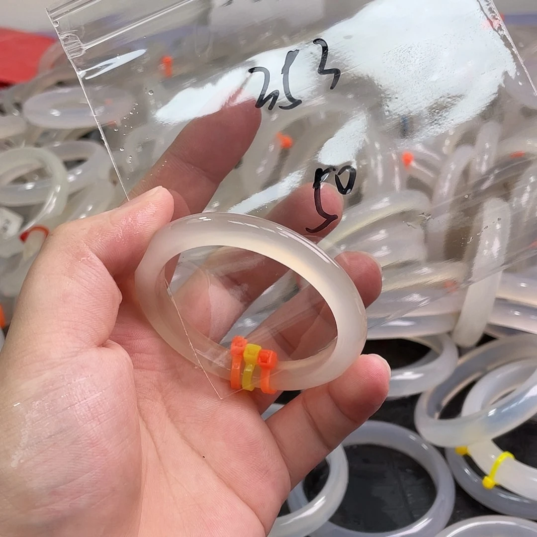 觉***酱玛瑙/玉髓手镯未镶嵌353