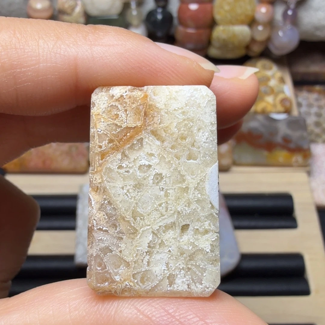 硅化玉未镶嵌闪闪万花筒，有骨骼