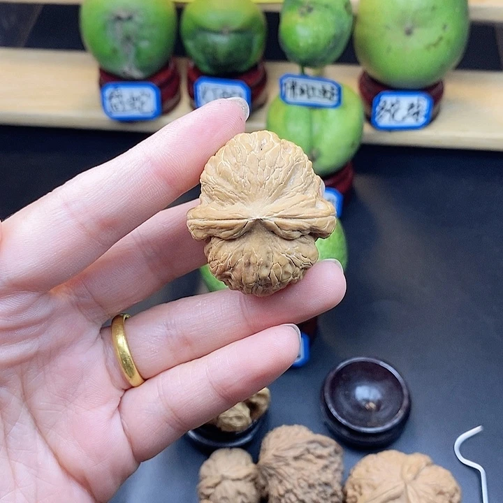 云***客文玩核桃吊坠瑕疵单只不退不换