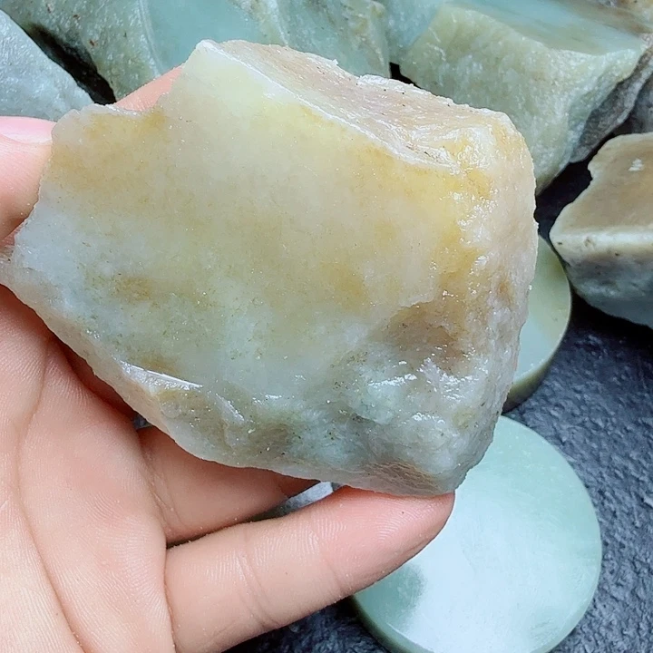 未镶嵌和田玉（糖玉）珠宝奇石