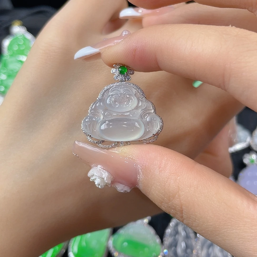 翡翠18K金镶嵌颈饰