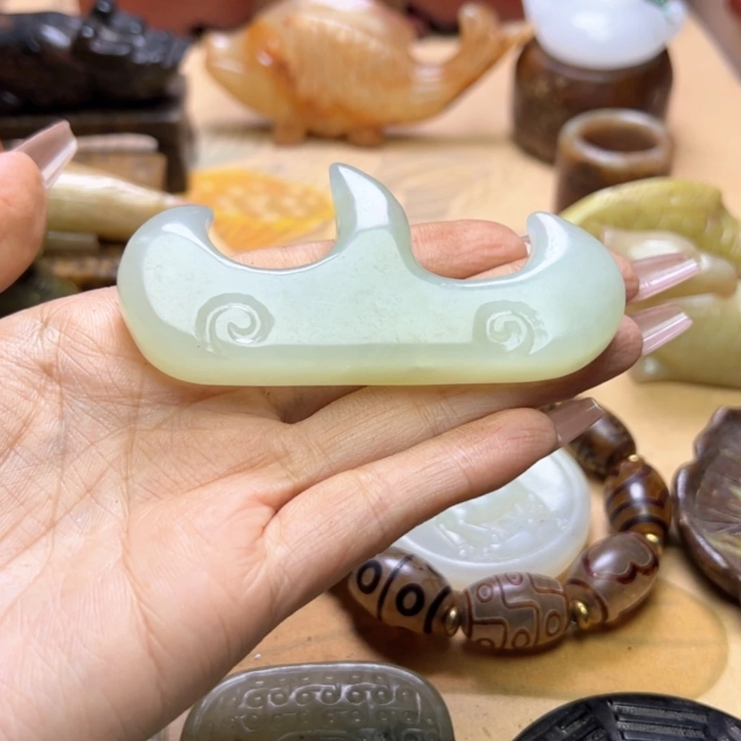 【闪购商品】蛇纹石玉颈饰未镶嵌