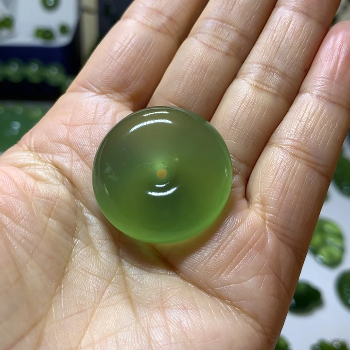 岫玉未镶嵌颈饰吊坠