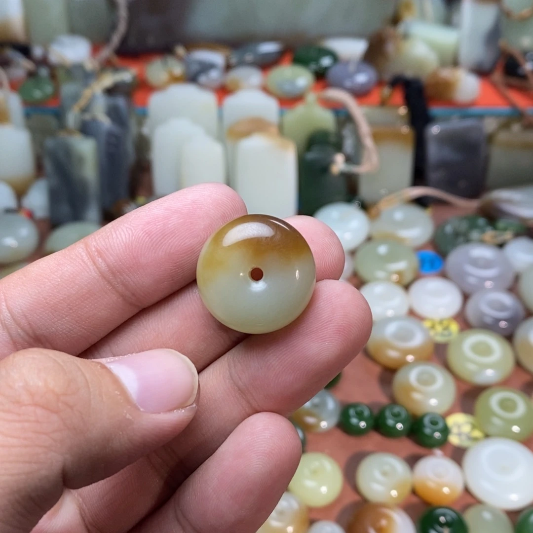 和田玉未镶嵌吊坠(不含链)