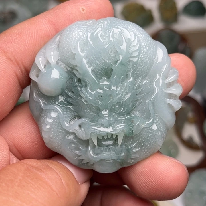 颈饰未镶嵌翡翠龙