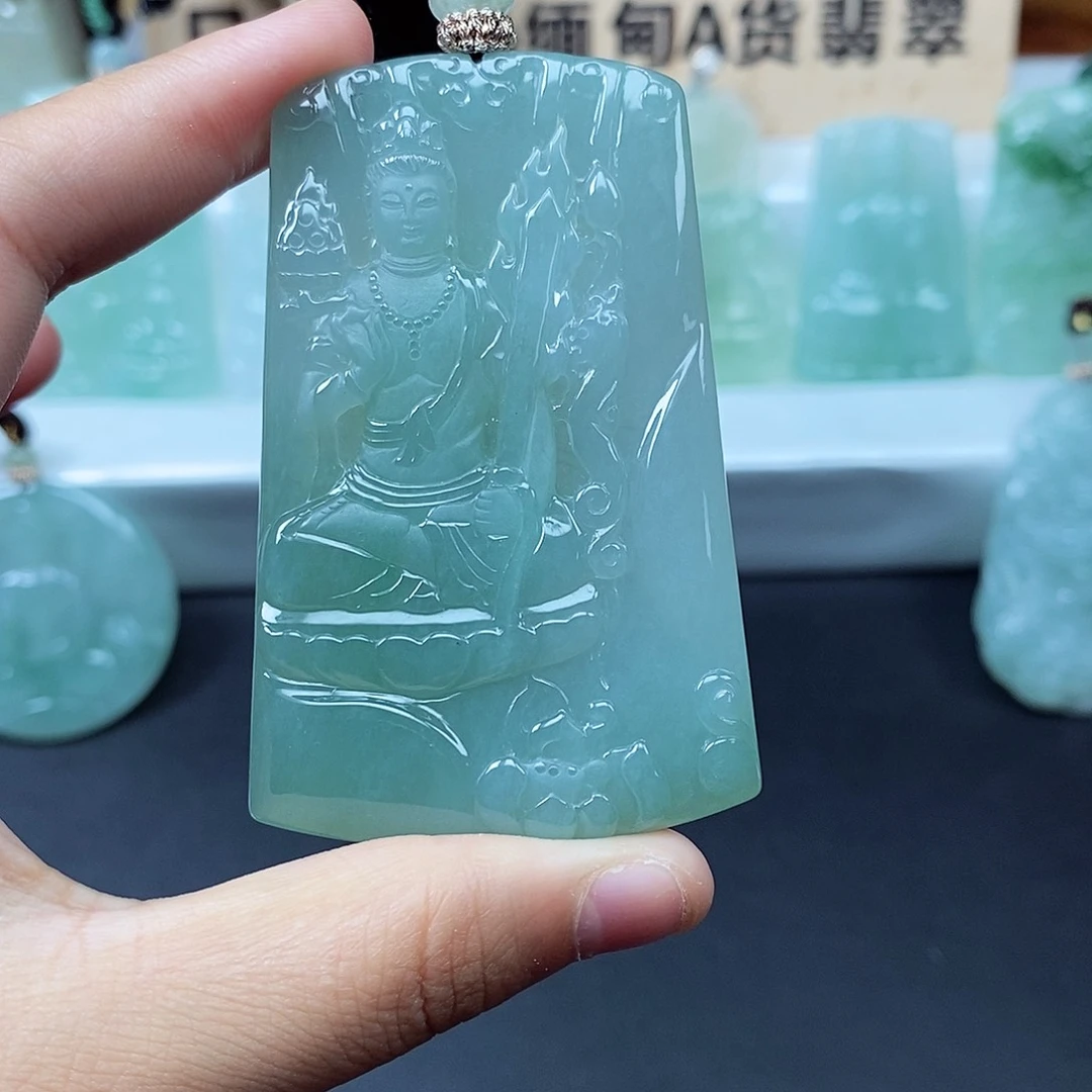 翡翠未镶嵌颈饰泡*芙翡翠