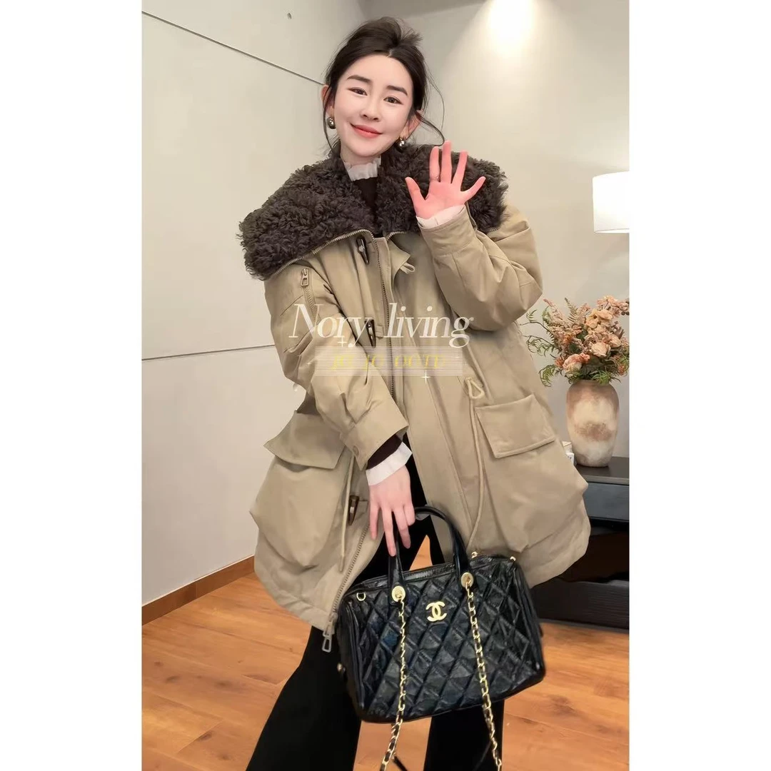 玖了个玖 2025冬款 极简百搭卷毛大翻领夹羽绒风衣外套 2510C7207