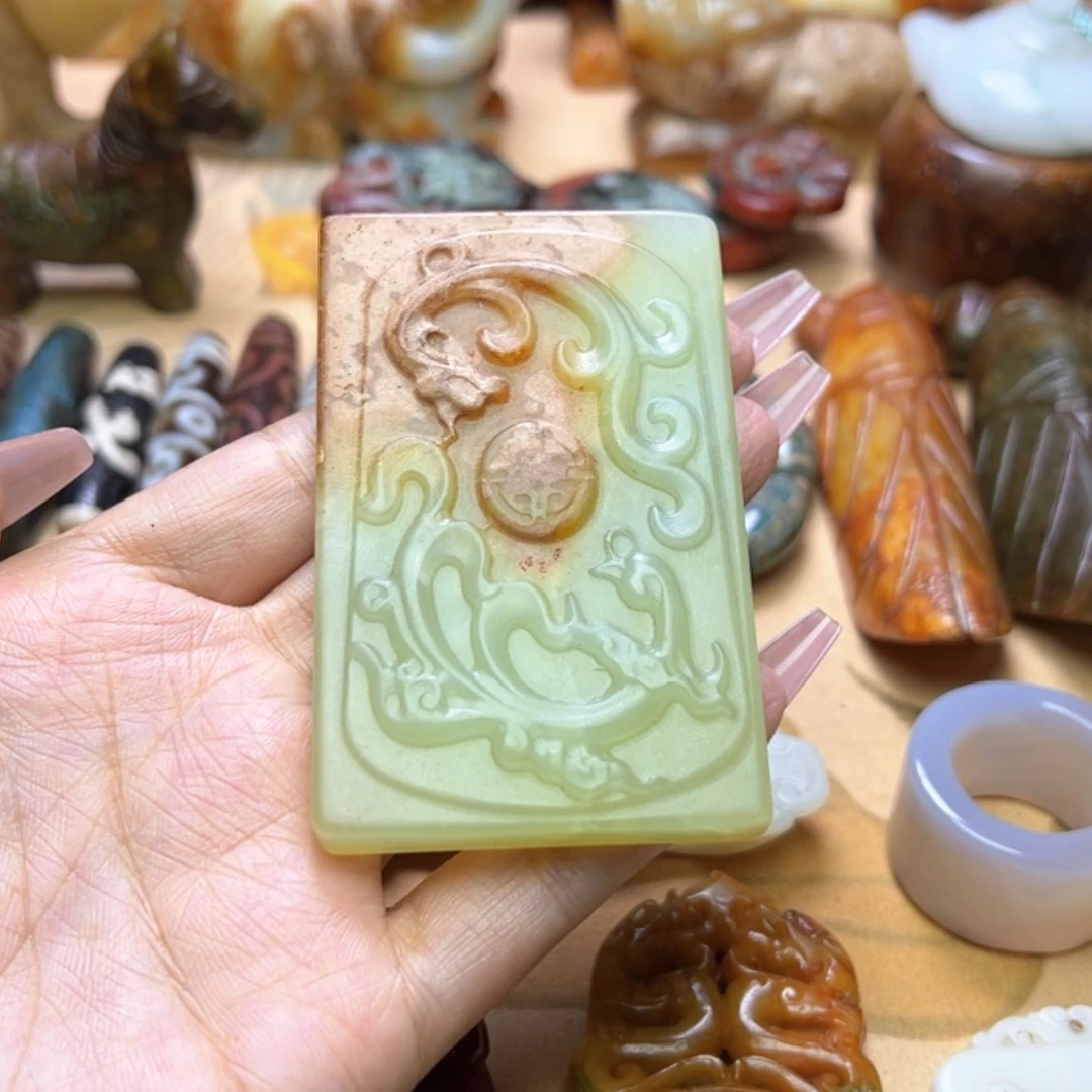 【闪购商品】蛇纹石玉颈饰未镶嵌