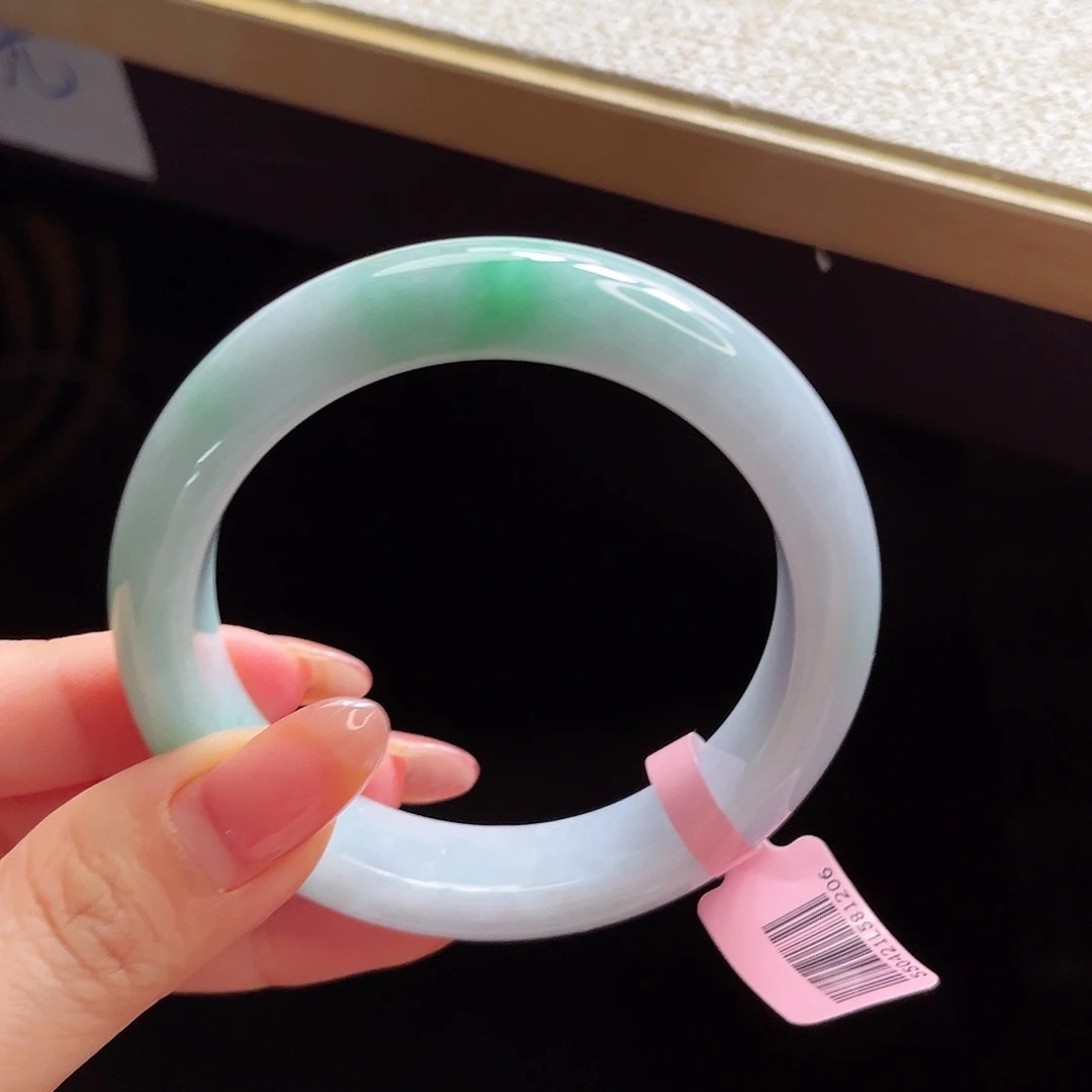 翡翠手镯未镶嵌手镯