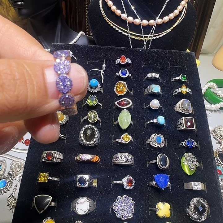 陶?****。陶瓷制品和各种材料