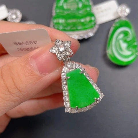 【闪购商品】颈饰银S925镶嵌翡翠翡翠