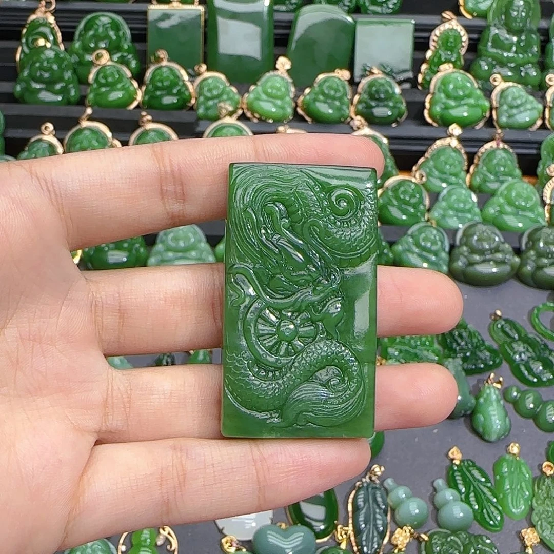 颈饰未镶嵌和田玉（碧玉）
