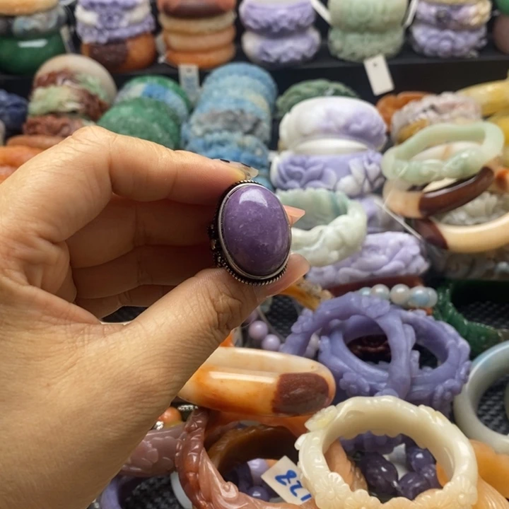 石英质玉手镯未镶嵌