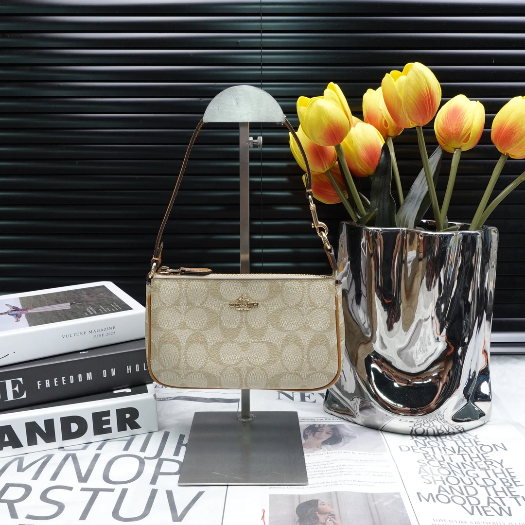 95新 COACH/蔻驰 单肩包/T10211928