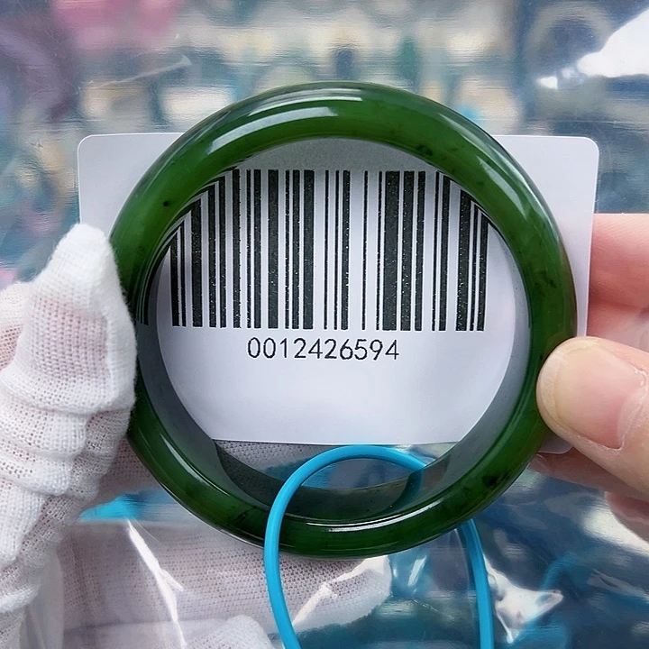 和田玉手镯未镶嵌微瑕56