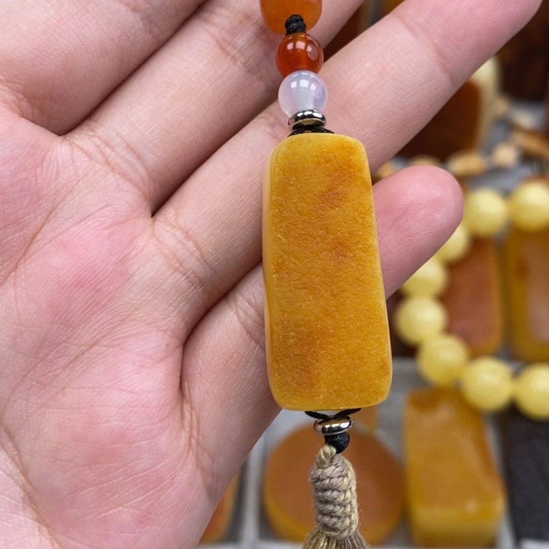 琥珀吊坠(赠链)未镶嵌