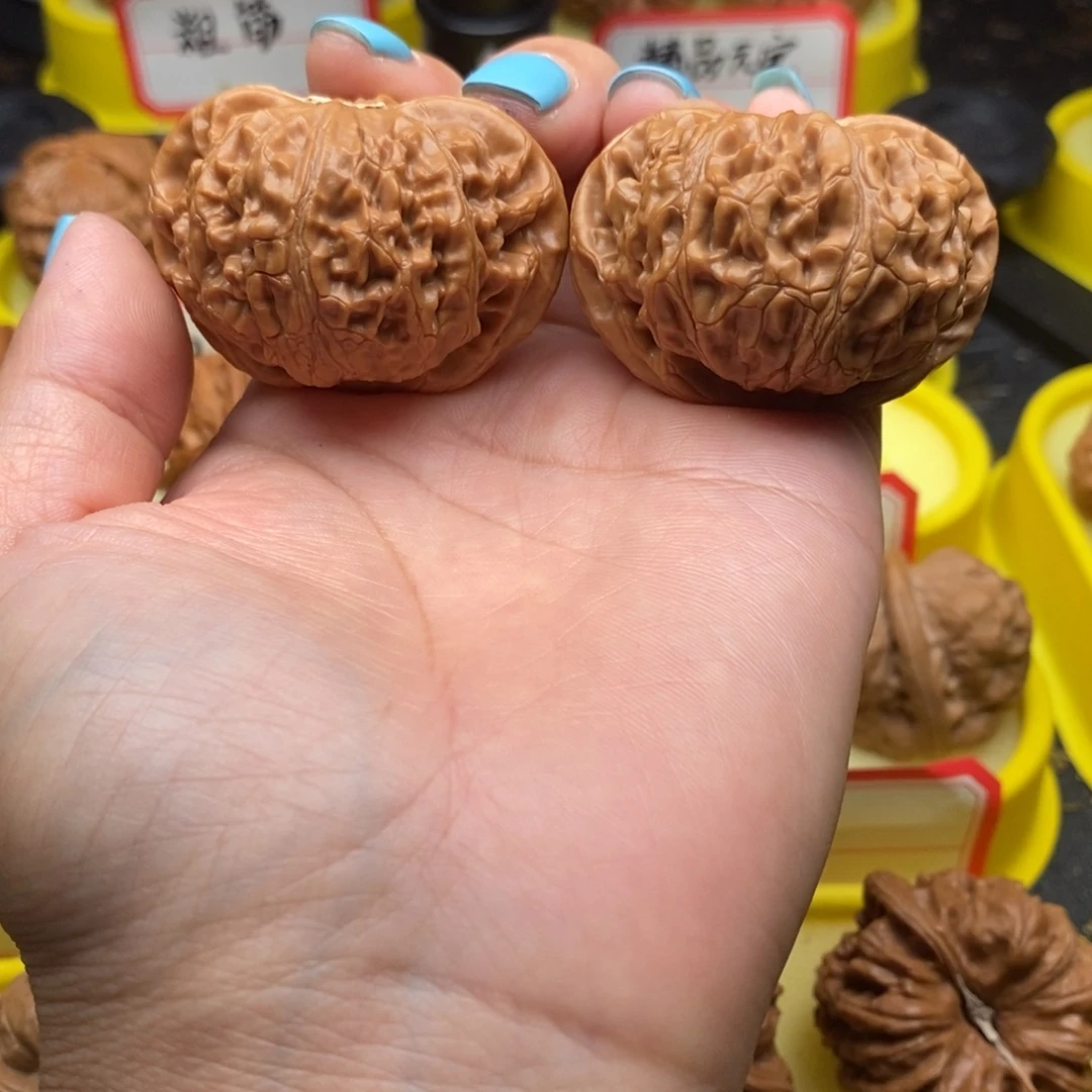 巍***仑吊坠文玩核桃宫灯