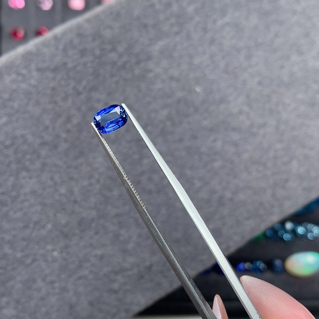 裸石蓝宝石92分皇家蓝