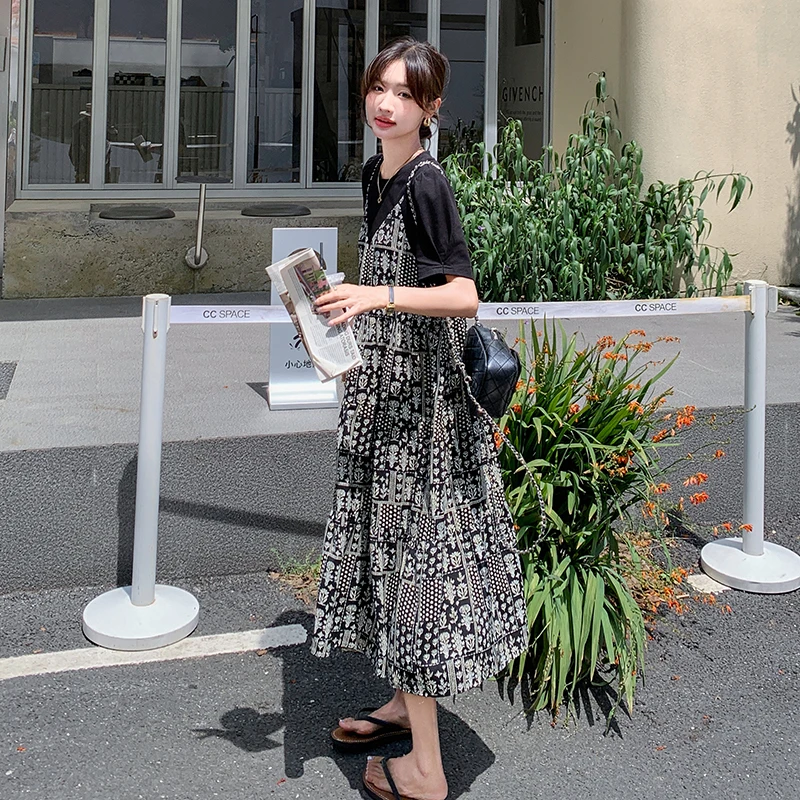 气质碎花连衣裙女短袖2024夏季新款设计感收腰显瘦时尚拼接裙子