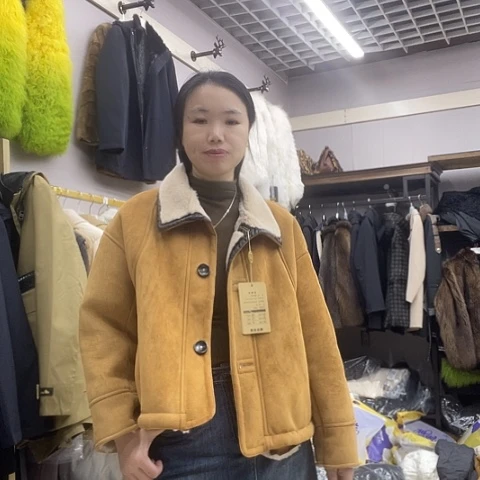 好看好看一点点衣服