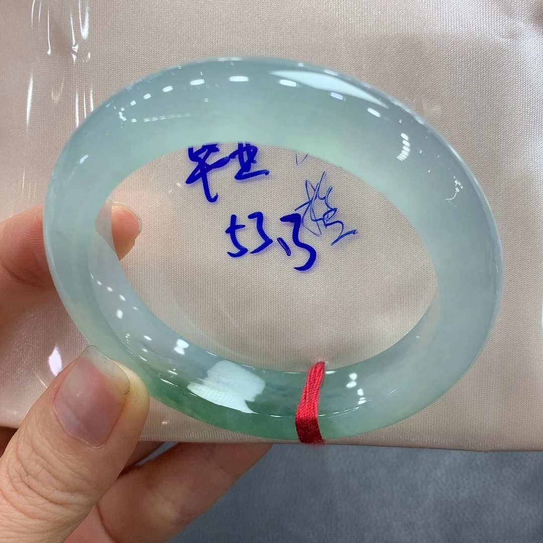 小***绒翡翠未镶嵌手镯正圈