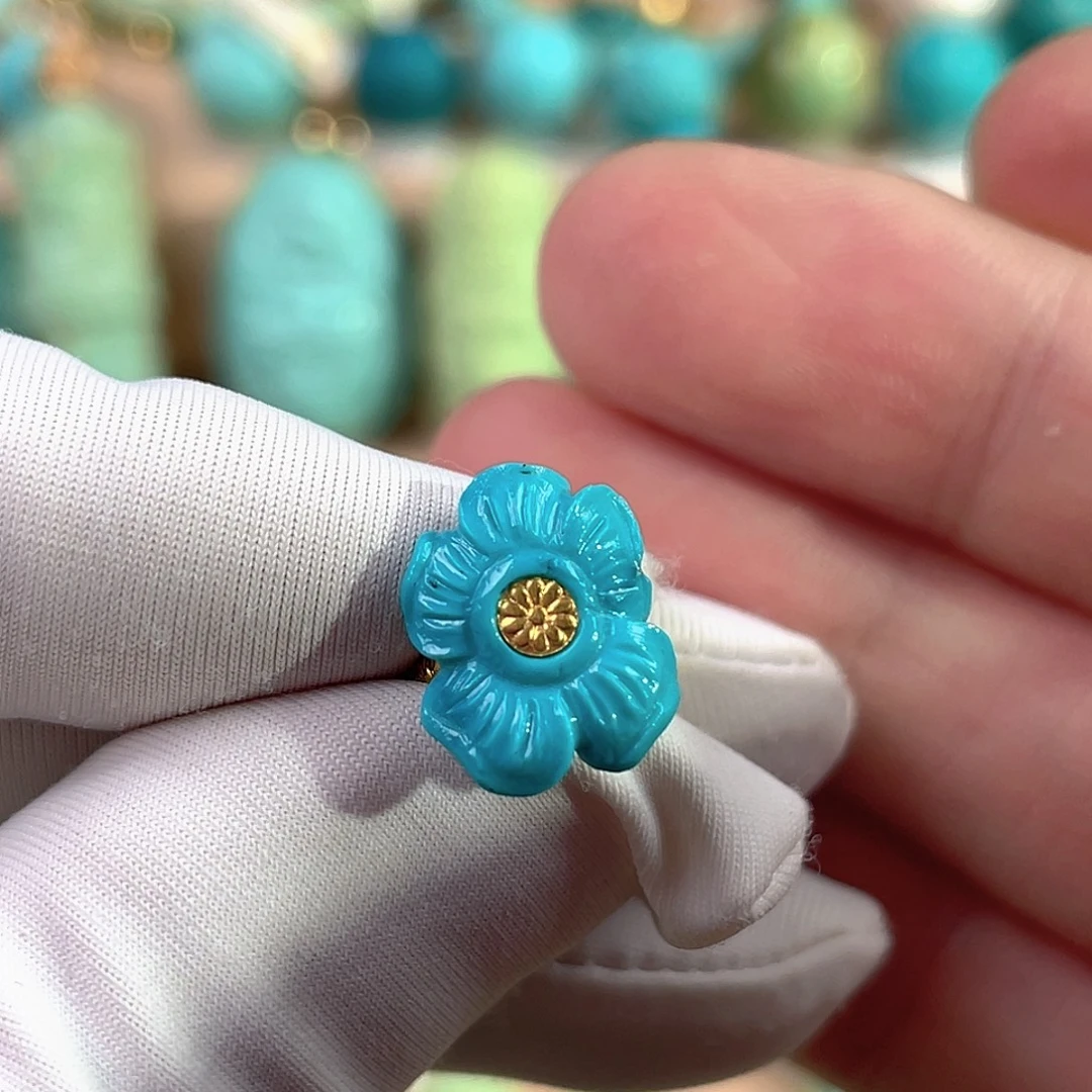 绿松石未镶嵌珠宝奇石