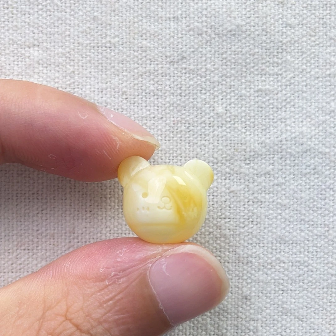 琥珀未镶嵌裸石熊头
