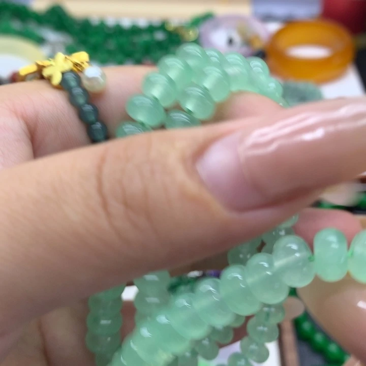 颈饰未镶嵌翡翠吊坠