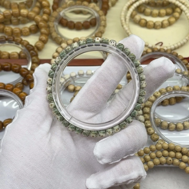 星月菩提手串石玉绿背通体大留白5.6