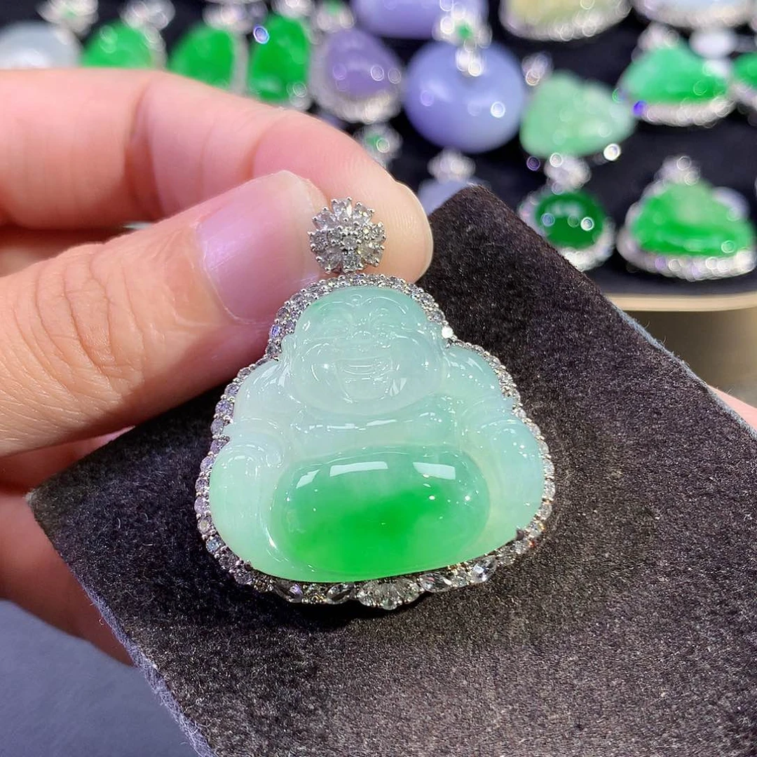 翡翠18K金镶嵌吊坠(赠链)