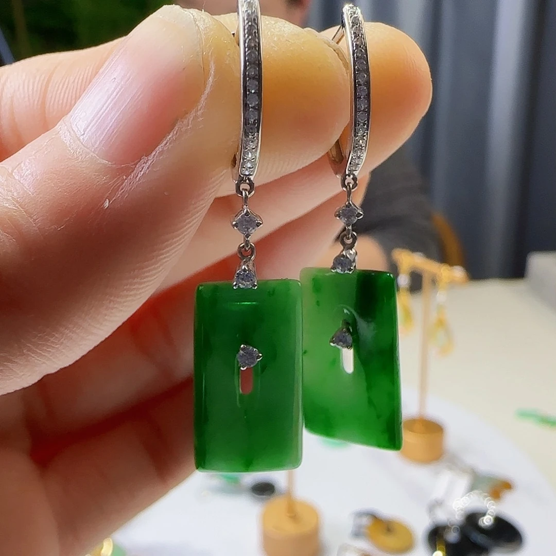 翡翠耳饰18K金镶嵌天然缅甸