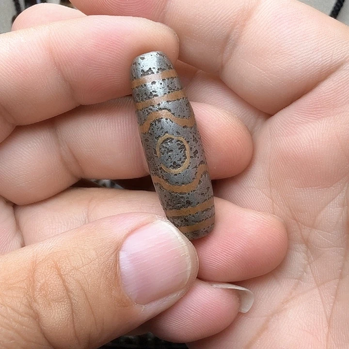 玛瑙/玉髓颈饰未镶嵌左**宝