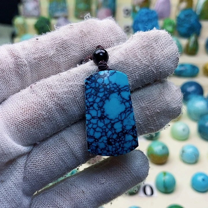 绿松石配饰未镶嵌