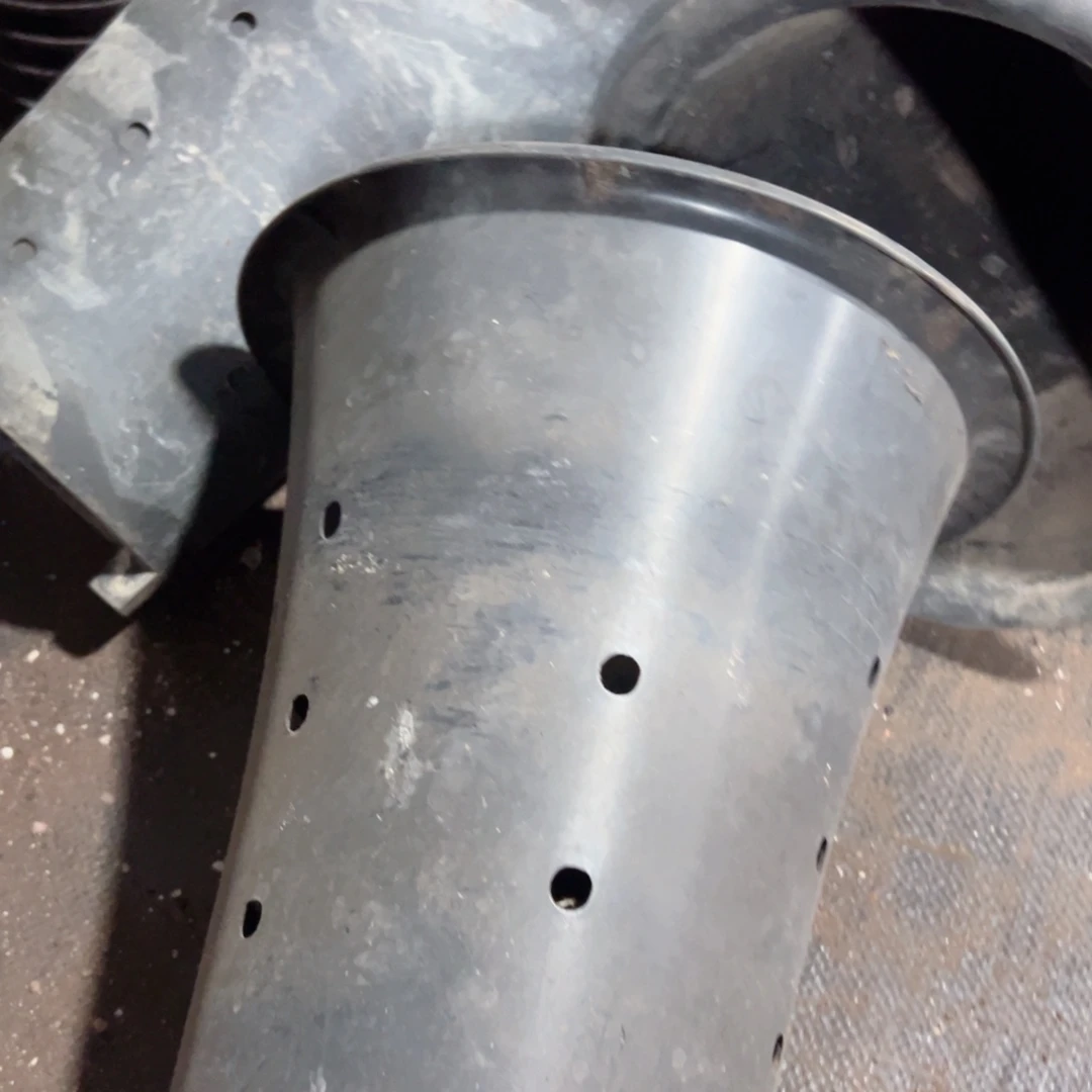 喇叭兰花盆28口径35高 2个