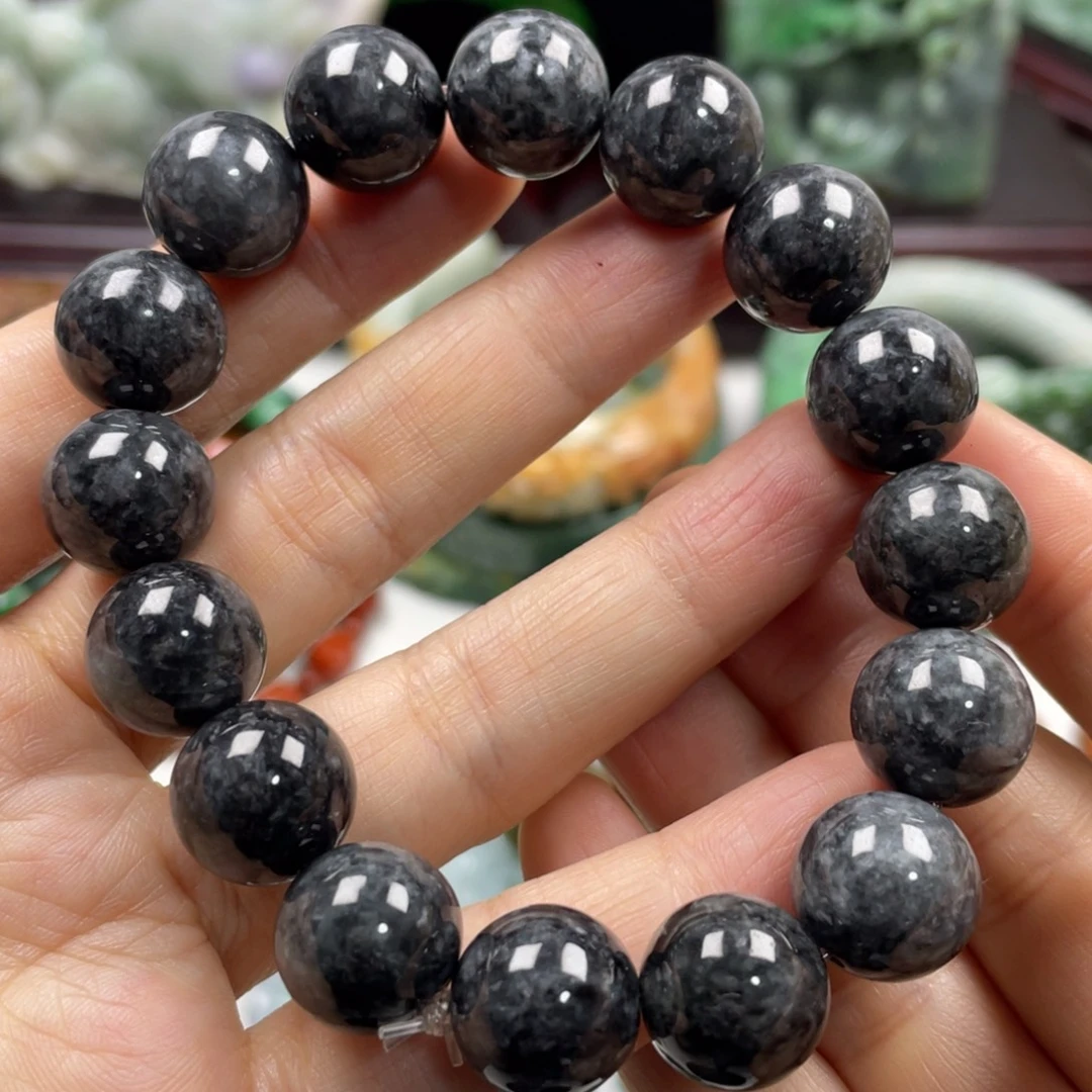 翡翠未镶嵌颈饰牌子