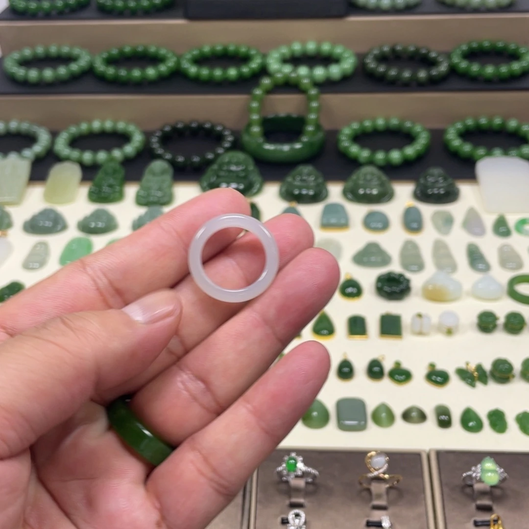 和田玉未镶嵌戒指